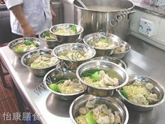 供应心怡用膳，引领健康饮食新理念——怡康膳食管理在纺织皮革行业员工关怀中的应用